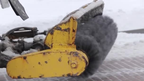 Tractor cleaning snow snowthrower — Stock Video
