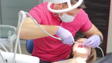 hastalar diş dişçi davranır