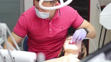 insanlar, tıp, diş hekimliği ve stomatology kavramı - closeup kadın hasta