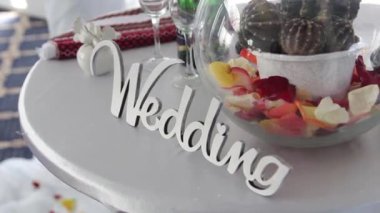 Dekoratif plak yazıt düğün ile