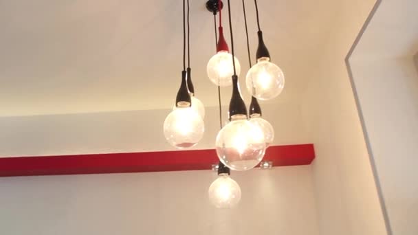 发光灯和灯在天花板上 — 图库视频影像