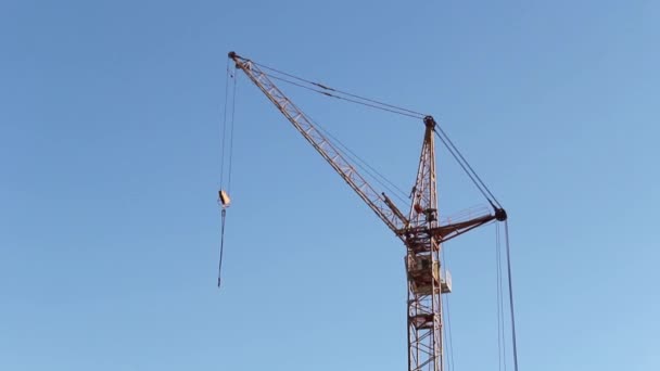 Industrial construction cranes and building — Stock Video