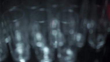 Restoranda boş bardaklar.