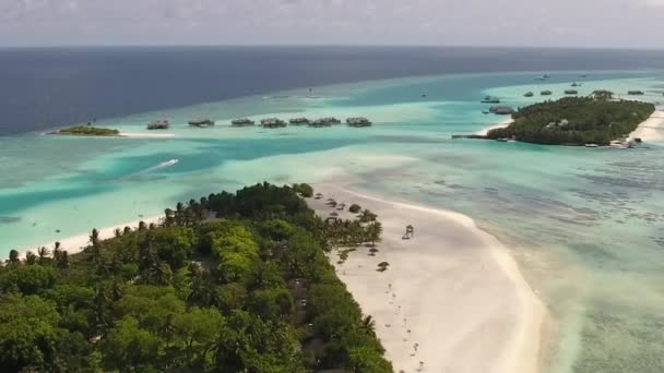 Öar i Maldiverna från Flygfoto — Stockvideo