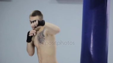 adam boksör trenler jimnastik salonu