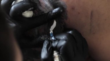 Usta bir dövme katalizatörler