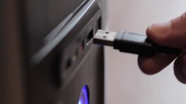 yakın çekim. birden parlamak götürmek ve usb
