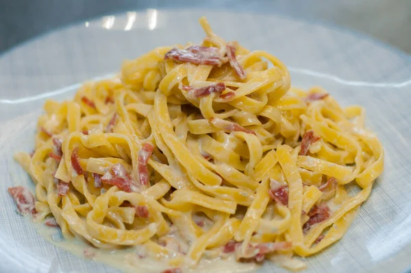 Leckeren Nudelkäse Und Wurst Traditionelles Italienisches Gericht — Stockfoto