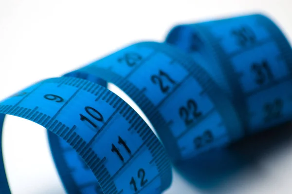 Zentimeter Auf Weißem Hintergrund Konzeptdiät Gesunde Ernährung Und Gewichtsverlust — Stockfoto