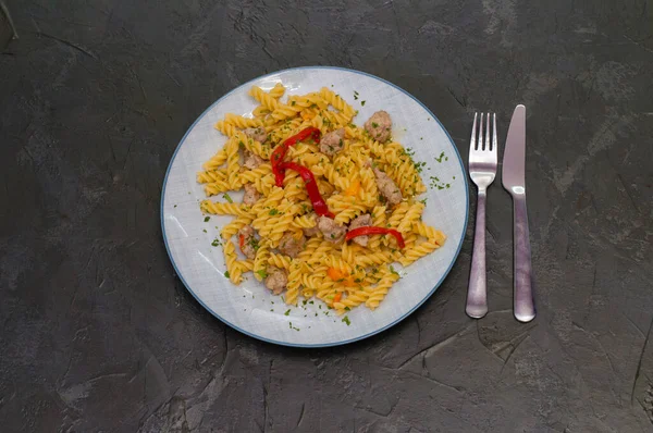 Pastas Italianas Con Carne Queso Especias Perejil Salsa Tomate Comida —  Fotos de Stock