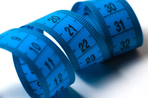Zentimeter Auf Weißem Hintergrund Konzeptdiät Gesunde Ernährung Und Gewichtsverlust — Stockfoto
