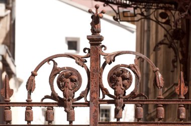 Ayrıntı paslı demir kapısı'nın fotoğrafı yakın