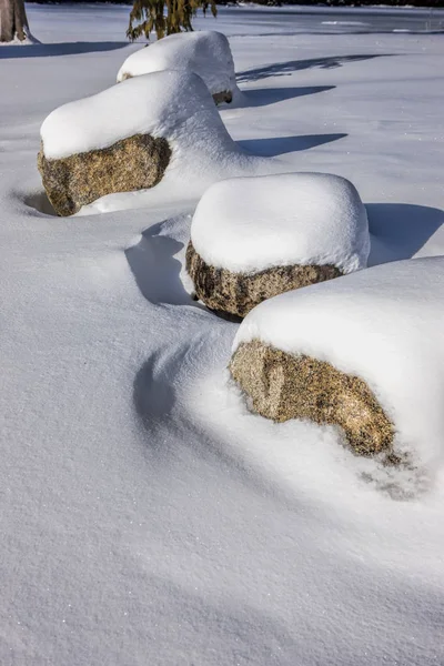 Snow covered on boulders. — Stock Photo, Image