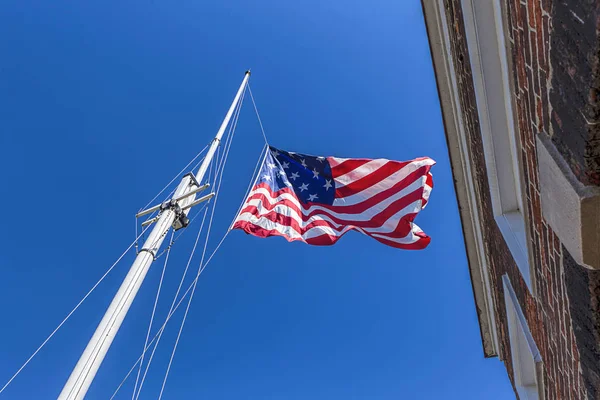 フォート マクヘンリーに偉大な駐屯隊旗. — ストック写真