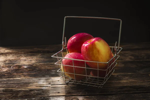 Basket of apples. — Stock Photo, Image