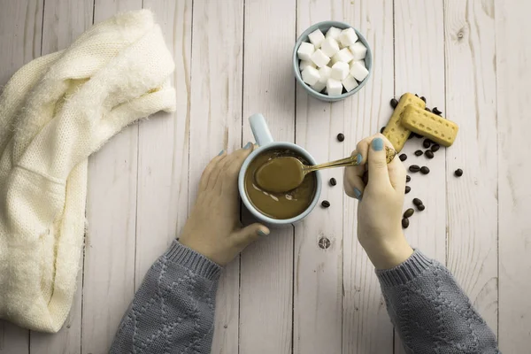 Koffie Aanwakkeren Een Overzicht Van Een Kopje Koffie Met Melk — Stockfoto