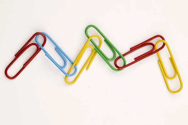 Concept Photo Wavy Link Multi Colored Paperclips — Stock Photo, Image