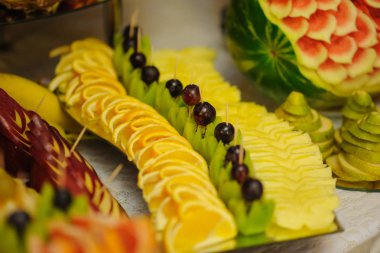 meyve dekorasyon kuğu 