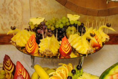 meyve dekorasyon kuğu tatlı 