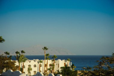 Kızıldeniz beyaz evler