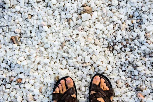 Fondo blanco piedras transparentes — Foto de Stock