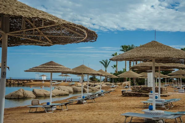 Mare spiaggia rossa — Foto Stock