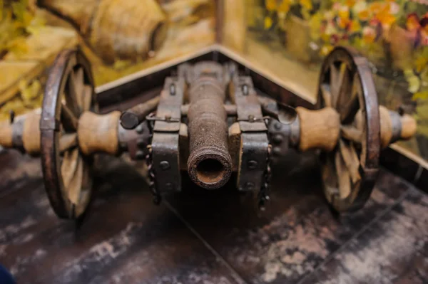Metal velho canhão no museu — Fotografia de Stock