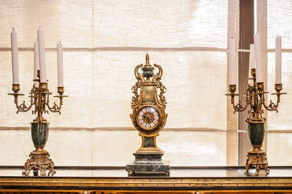시계와 양초 — 스톡 사진