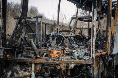 Yangından sonra otobüs