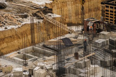Yapı sürecinde şantiye