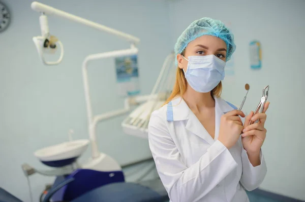 Young woman dentist — Stock Photo, Image