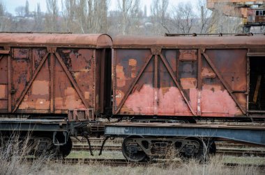 Paslı demiryolu konteynerler olarak ve petrol taşımacılığı terk