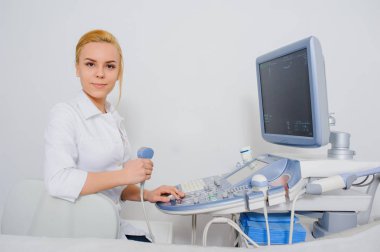 doktor ultrason tanılama makine çalışma