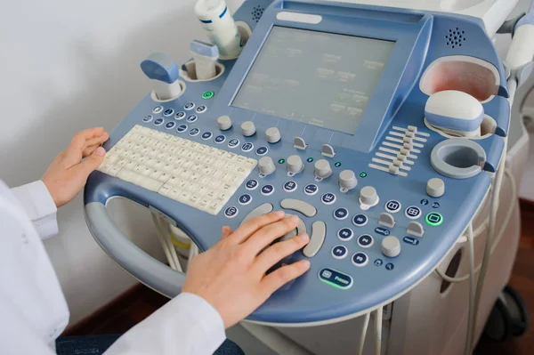 Medizinisches Ultraschalldiagnostikgerät — Stockfoto