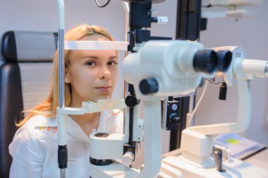 Genç güzel kadının Portret