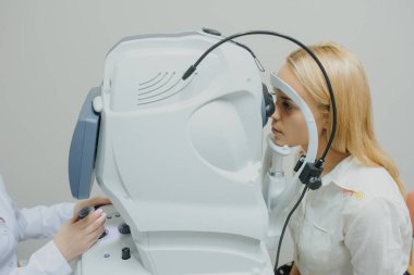 Optik Cohe tomografi genç hasta düzeltme başkanı kapatın