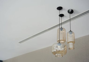 Kavanoz formda izole tavan armatürü