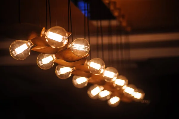 Светильник для люстр в ресторане — стоковое фото