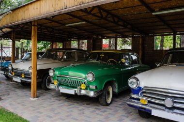 Sovyetler Birliği eski arabaları geri çekti