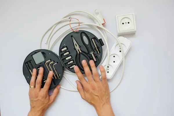 The work process of an electrician — Stock Photo, Image