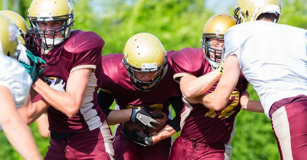 Saldırı Amerikan futbolu oyunu