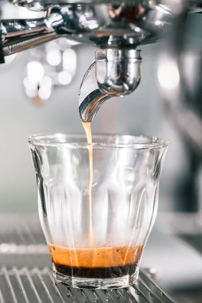 Cam çalışan espresso — Stok fotoğraf