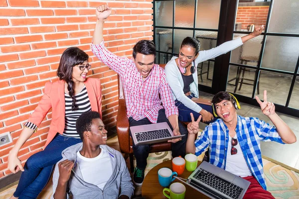 Gruppo di studenti universitari — Foto Stock