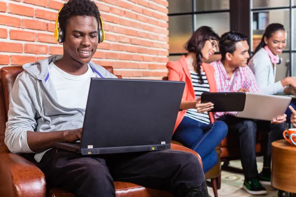 Computerprogrammierer im Start-up — Stockfoto