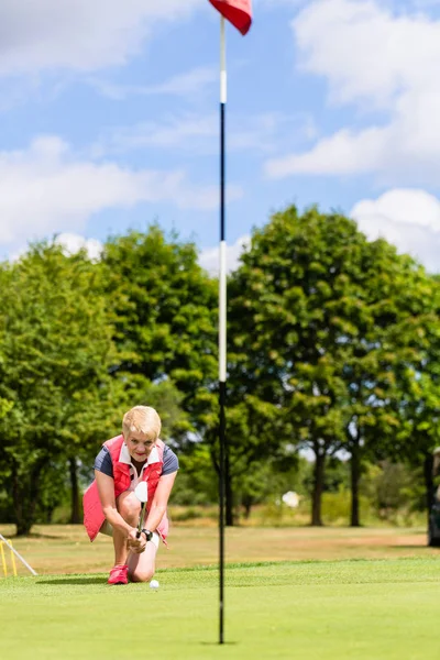 Joueur de golf senior — Photo