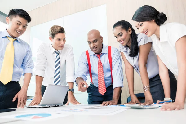 Asian business team in strategy meeting — Stock Photo, Image