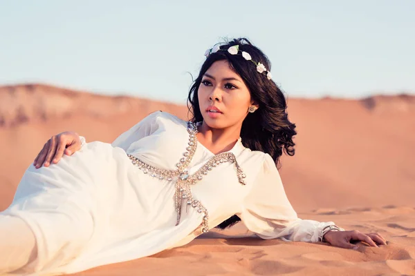 Beautiful woman in desert — Stock Photo, Image