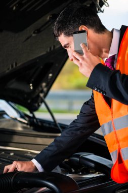 Adam araba motor sorunları tamir servisi arama ile
