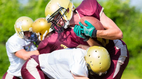 Attack på amerikansk fotbollsmatch — Stockfoto