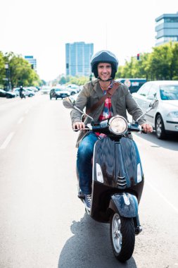 Berlin binme scooter turist